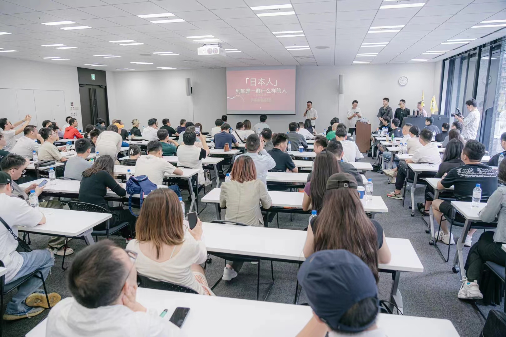 协会会长廖宇靖在东京发表演讲